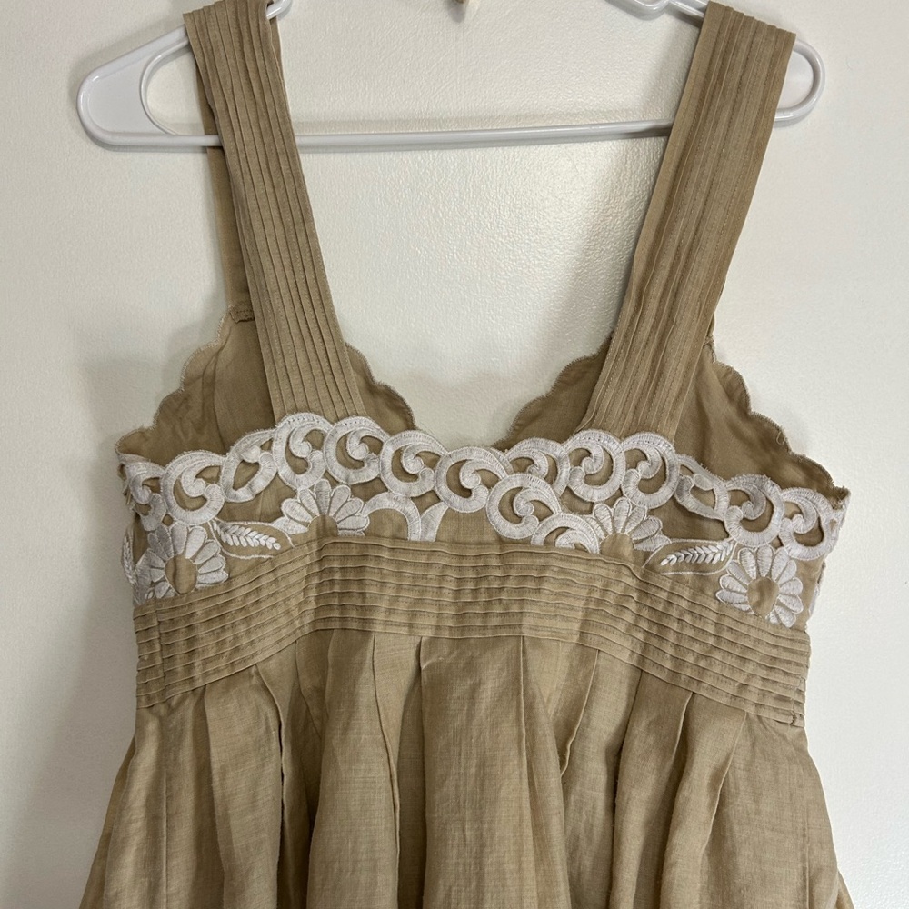 Tan and white linen dress - Picture 5 of 6
